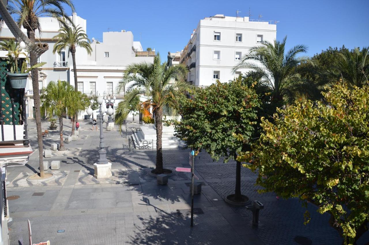 Pension Las Cuatro Naciones Cadiz Bagian luar foto